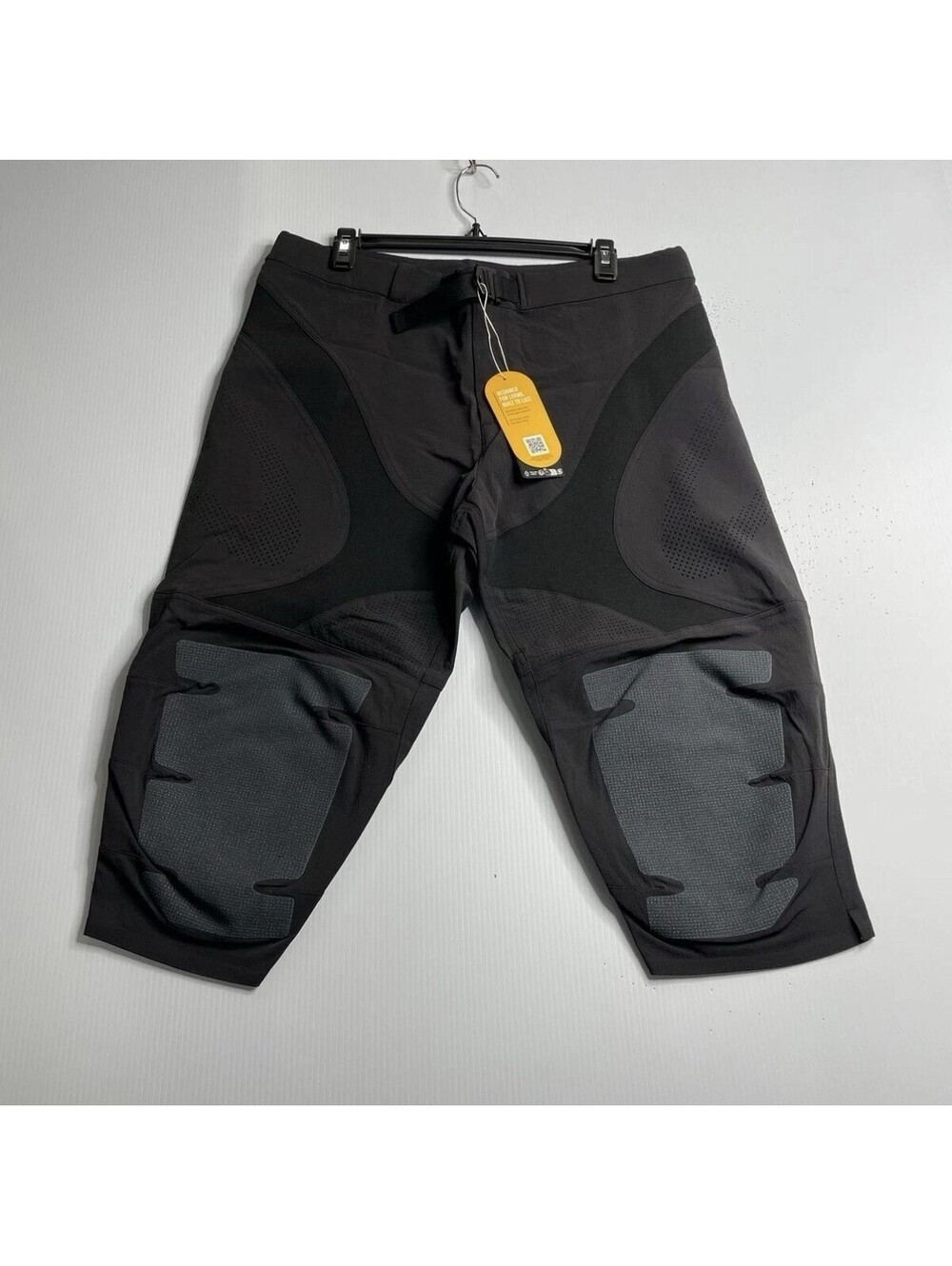 NEW OAKLEY Latitude Veil 3/4 Short Men's Size 34 Pitch Black
